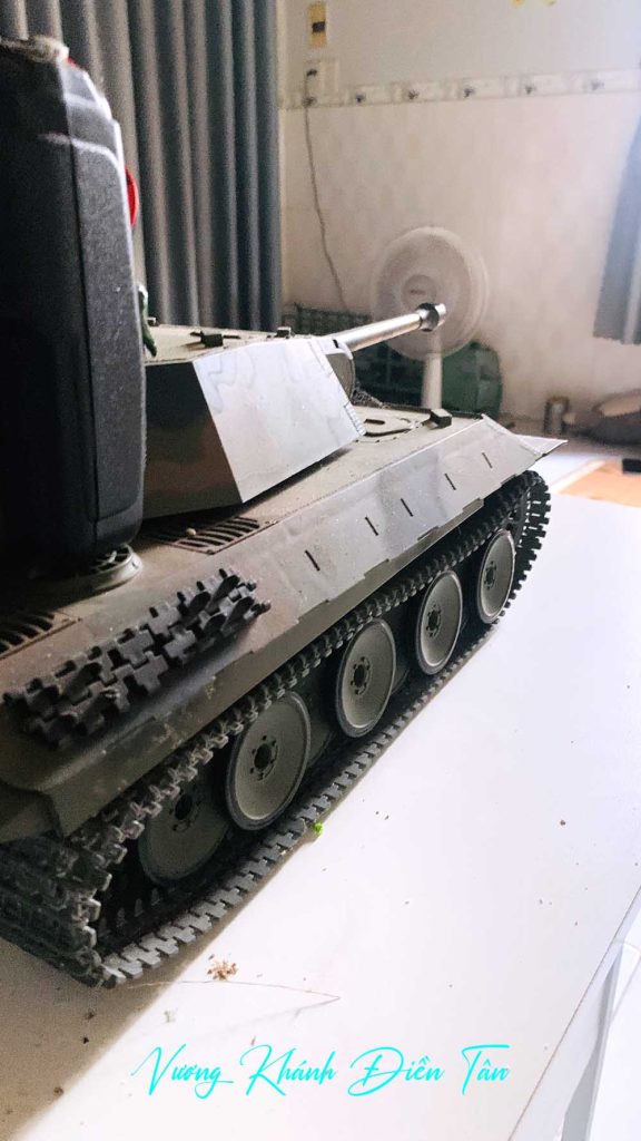 xe tăng điều khiển từ xa cũ