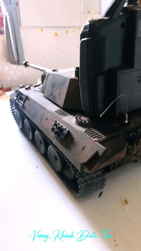 xe tăng điều khiển từ xa cũ