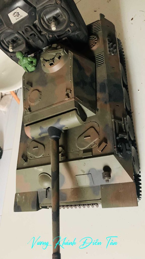 xe tăng điều khiển từ xa cũ